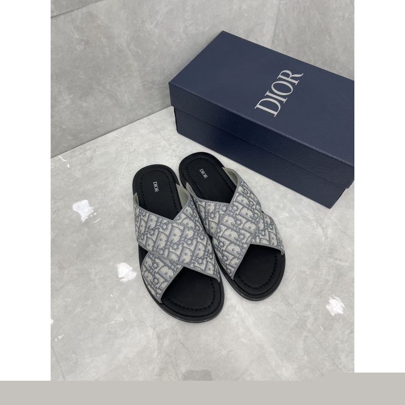 ch**an D*or slippers